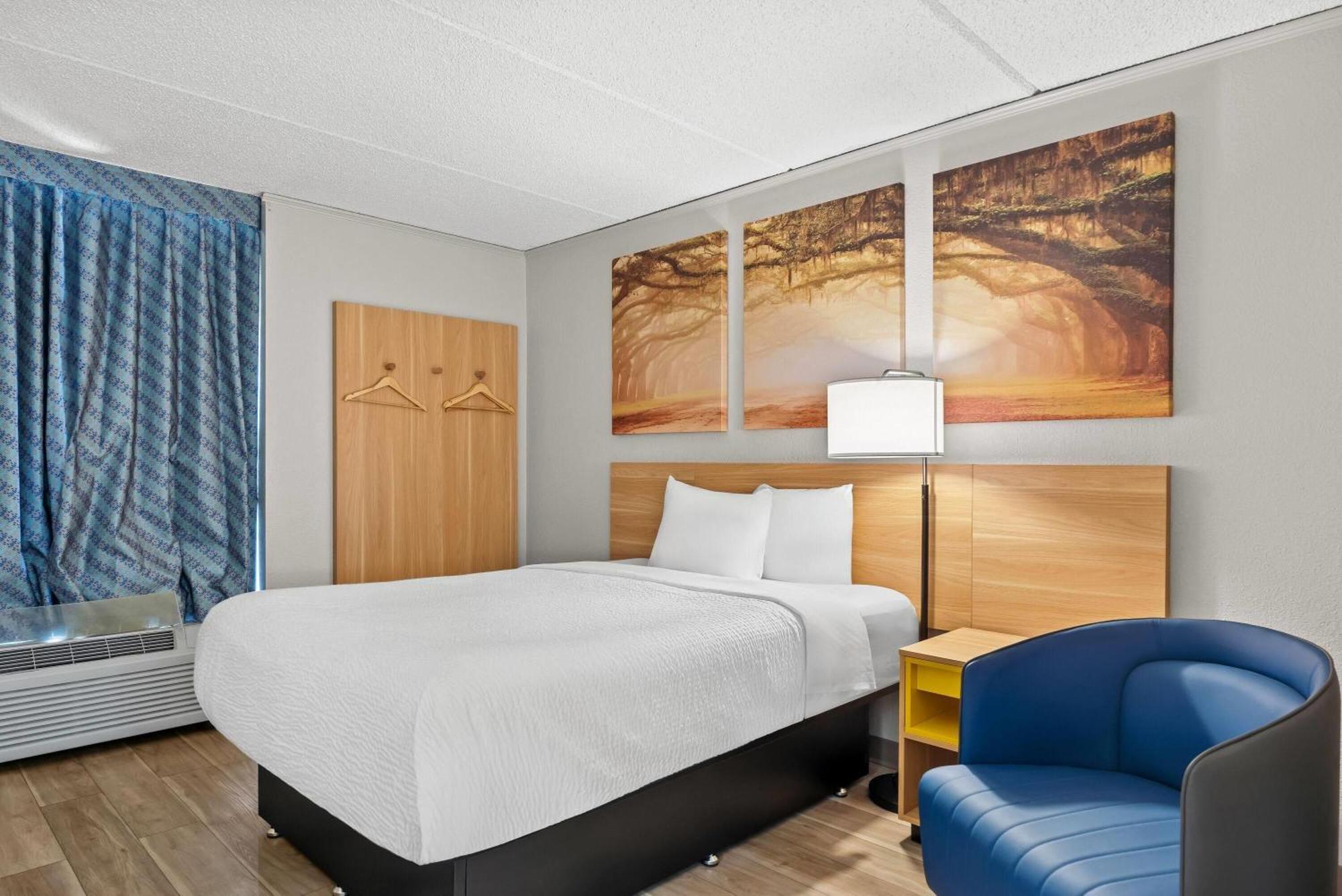 Days Inn By Wyndham Statesboro Exterior photo