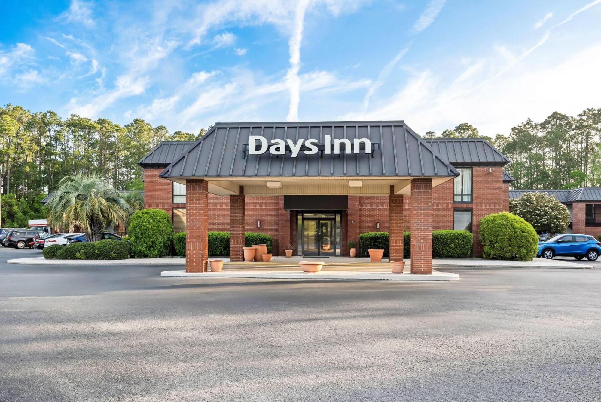 Days Inn By Wyndham Statesboro Exterior photo
