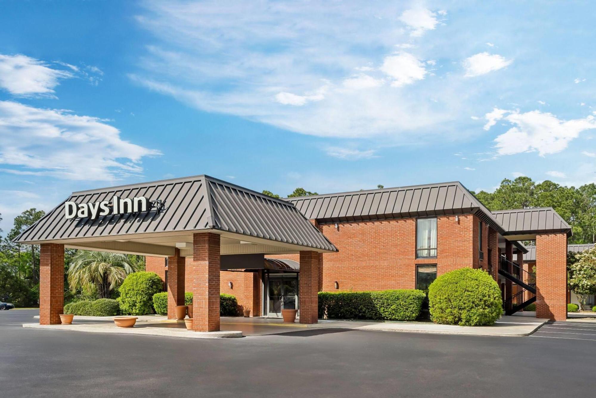 Days Inn By Wyndham Statesboro Exterior photo